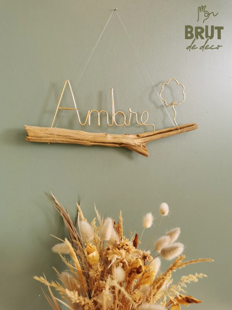Prénom enfant personnalisable branche - brut de deco - Ambre