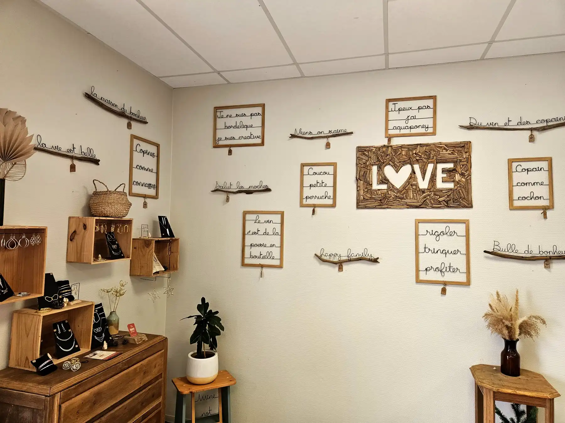 Boutique concept store grossiste brut de déco
